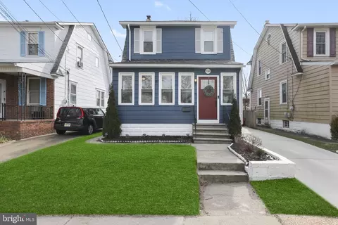 114 E Cedar Ave, Oaklyn, NJ 08107