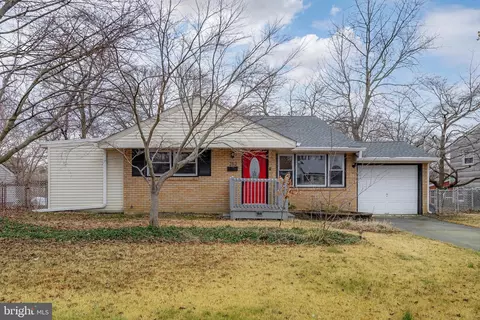 252 W Browning Rd, Bellmawr, NJ 08031