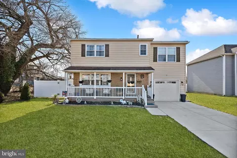 6 Pennsylvania Ave, Stratford, NJ 08084