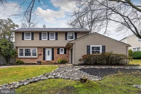 17 Tunbridge Rd, Cherry Hill, NJ 08003