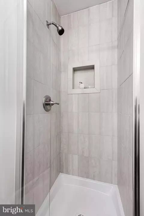 Bath - 511 Main Ave, Berlin, NJ 08009 photo 3 of 4