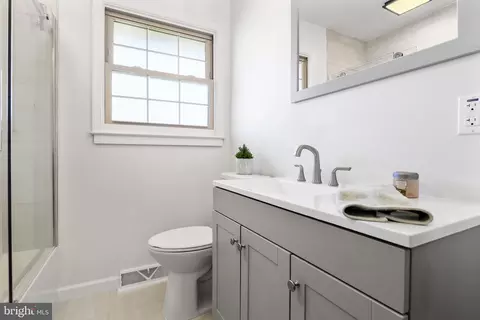 Bath - 511 Main Ave, Berlin, NJ 08009 photo 1 of 4