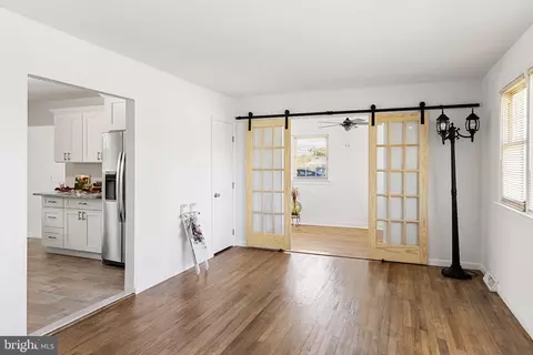 Entry Way - 511 Main Ave, Berlin, NJ 08009 photo 1 of 5