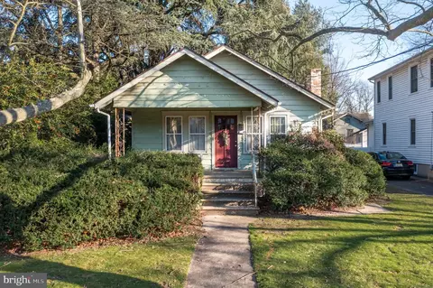 610 Shady Ln, Westmont, NJ 08108