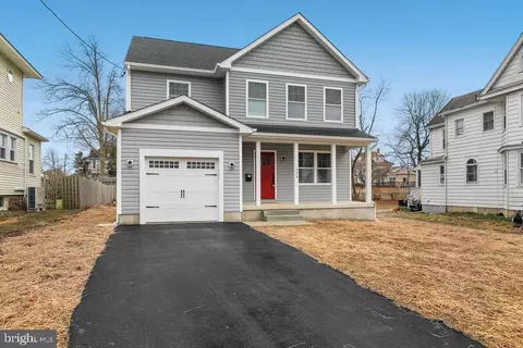 324 W Evesham Ave, Magnolia, NJ 08049