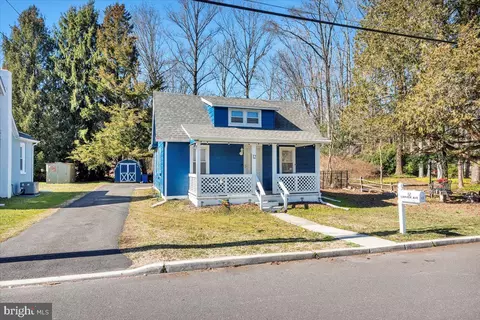 12 Carver Ave, Clementon, NJ 08021