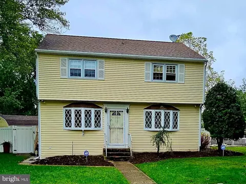 403 N Warwick Rd, Lawnside, NJ 08045
