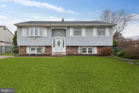 118 Rose Ave, Bellmawr, NJ 08031