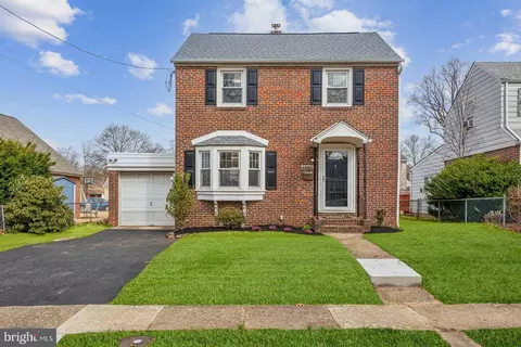 1541 W High St, Haddon Heights, NJ 08035