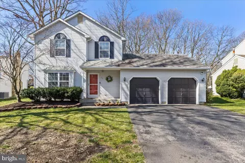 32 Gerry Ln, Sicklerville, NJ 08081