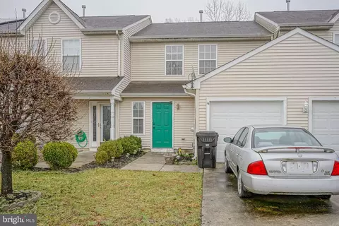 16 High Meadows Dr, Sicklerville, NJ 08081