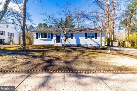 3 Kenwyck Ct, Sicklerville, NJ 08081