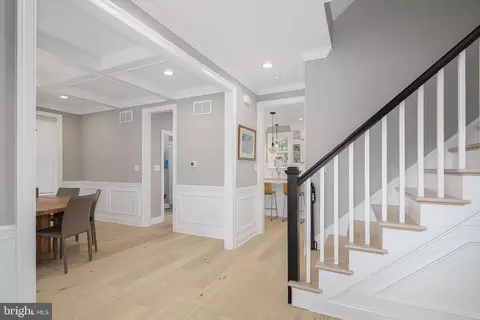 Entry Way - 19 W Redman Ave, Haddonfield, NJ 08033 photo 2 of 4