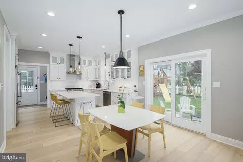 Dining - 19 W Redman Ave, Haddonfield, NJ 08033 photo 2 of 4