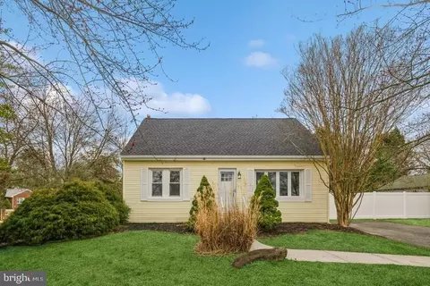 9040 Harvey Ave, Pennsauken, NJ 08110