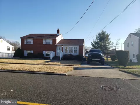 243 Park Dr, Bellmawr, NJ 08031
