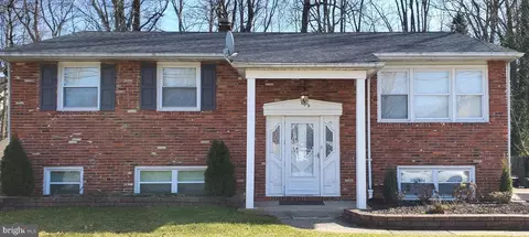 709 Sunset Dr, Somerdale, NJ 08083