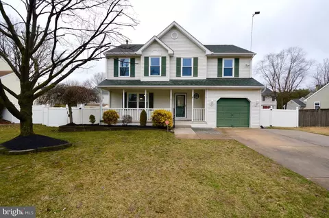 31 Country Club Rd, Pine Hill, NJ 08021