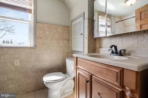 Bath - 24 W Maple Ave, Lindenwold, NJ 08021 photo 2 of 3