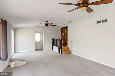 Living - 24 W Maple Ave, Lindenwold, NJ 08021 photo 1 of 2
