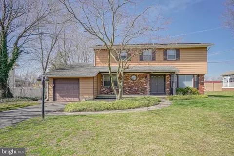 320 Surrey Rd, Cherry Hill, NJ 08002