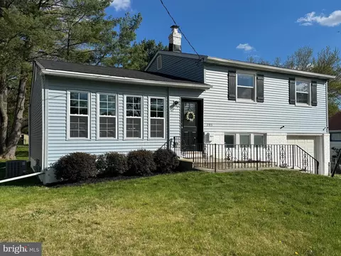 203 W Maiden Ln, Somerdale, NJ 08083