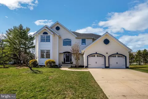 3 Lucerne Ct, Cherry Hill, NJ 08003