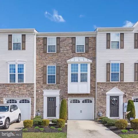 41 Village Green Ln, Sicklerville, NJ 08081