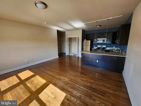 700 New St #305, Camden, NJ 08103