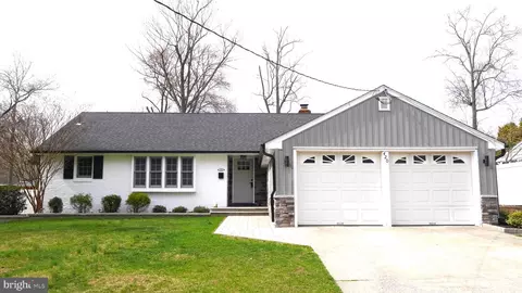 420 Saint Johns Dr, Cherry Hill, NJ 08034
