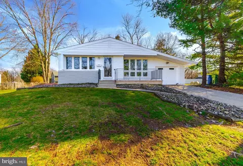 420 W Fireside Ct, Cherry Hill, NJ 08003