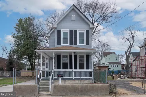 223 S 34th St, Camden, NJ 08105