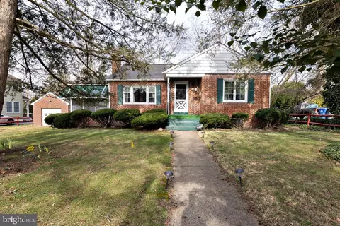 608 Beech Ave, Laurel Springs, NJ 08021
