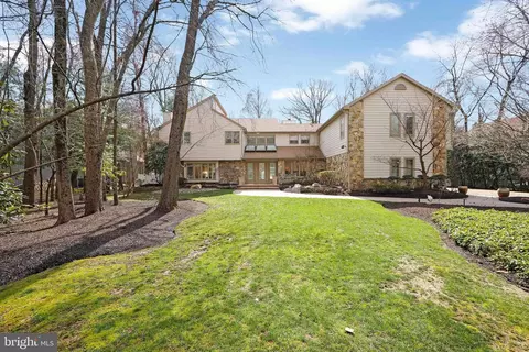 34 Southwood Dr, Cherry Hill, NJ 08003
