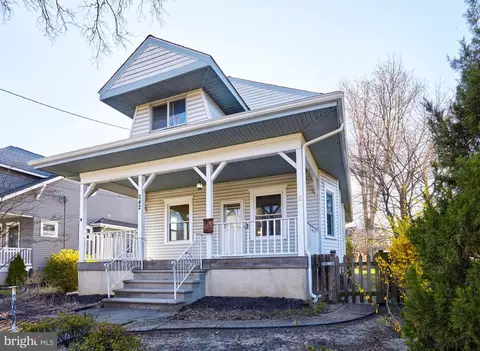 242 Spruce St, Audubon, NJ 08106
