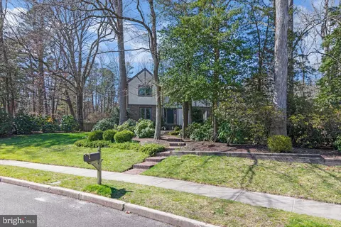 1 Hidden Acres Dr, Voorhees, NJ 08043