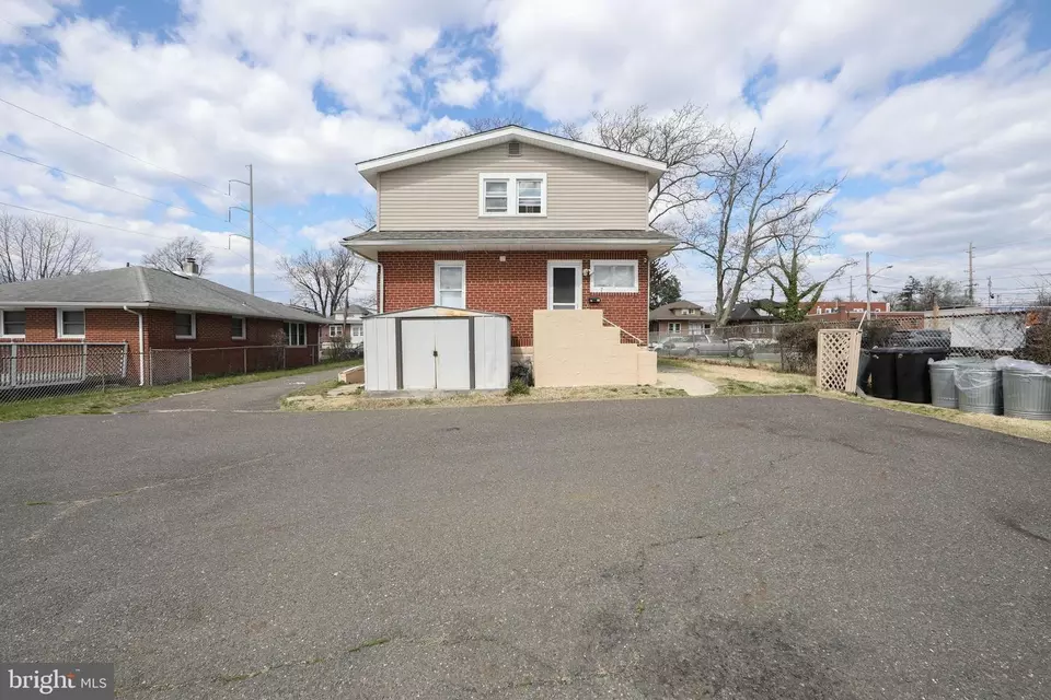 Exterior - 20 W 2nd Ave, Runnemede, NJ 08078 photo 4 of 8