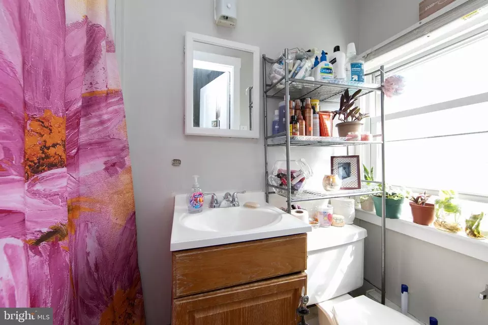 Bath - 20 W 2nd Ave, Runnemede, NJ 08078 photo 3 of 7