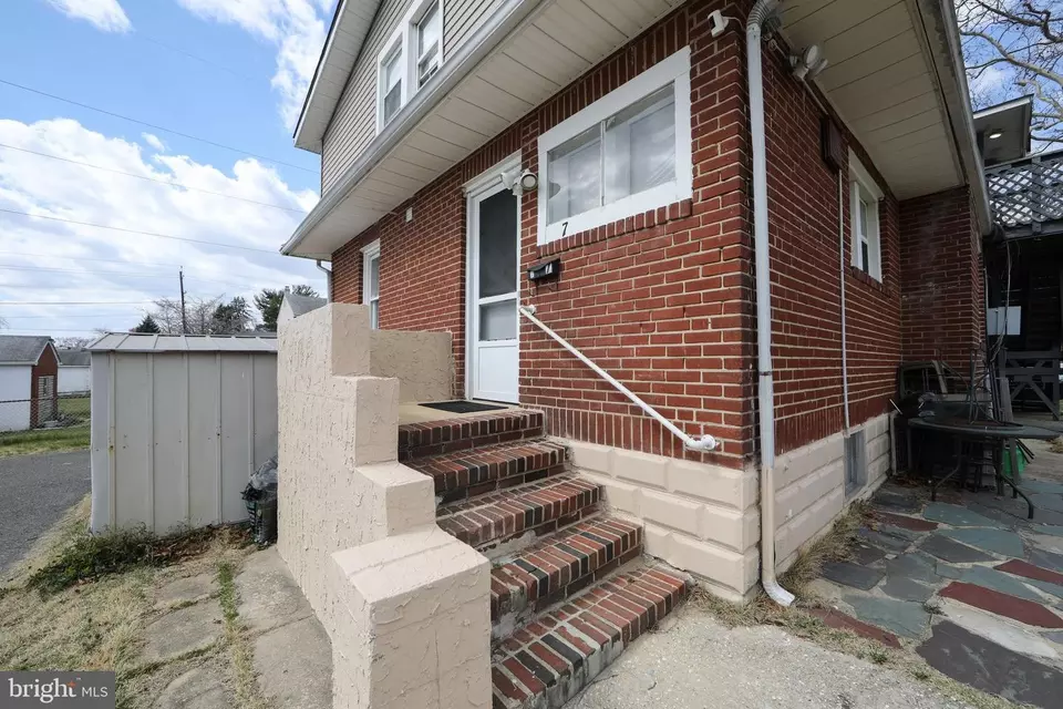 Exterior - 20 W 2nd Ave, Runnemede, NJ 08078 photo 7 of 8