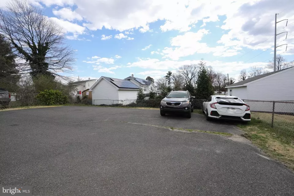Exterior - 20 W 2nd Ave, Runnemede, NJ 08078 photo 5 of 8