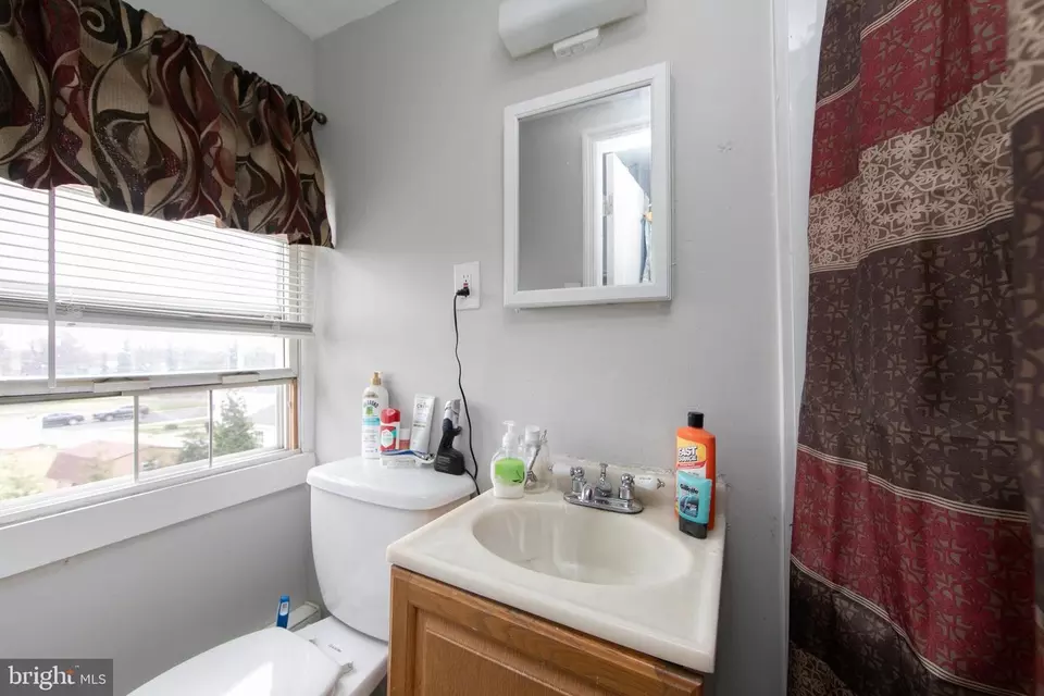 Bath - 20 W 2nd Ave, Runnemede, NJ 08078 photo 4 of 7