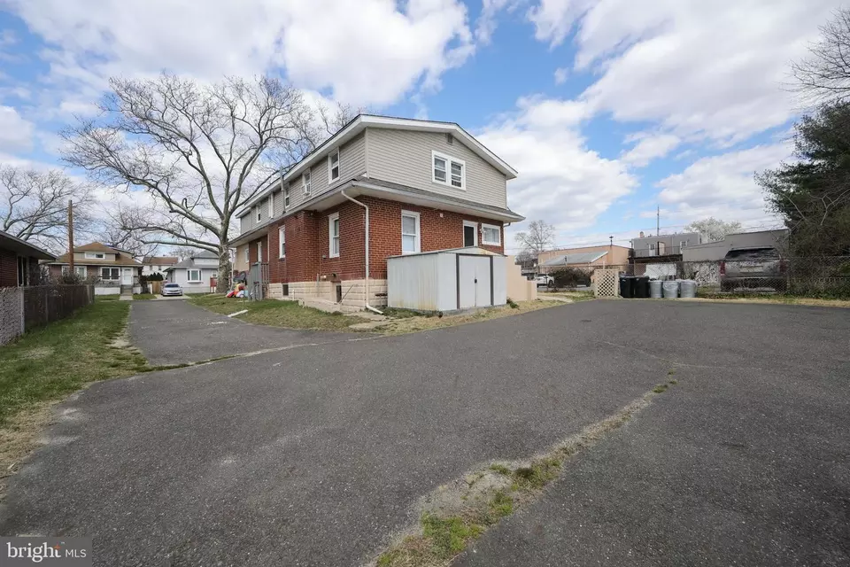 Exterior - 20 W 2nd Ave, Runnemede, NJ 08078 photo 2 of 8