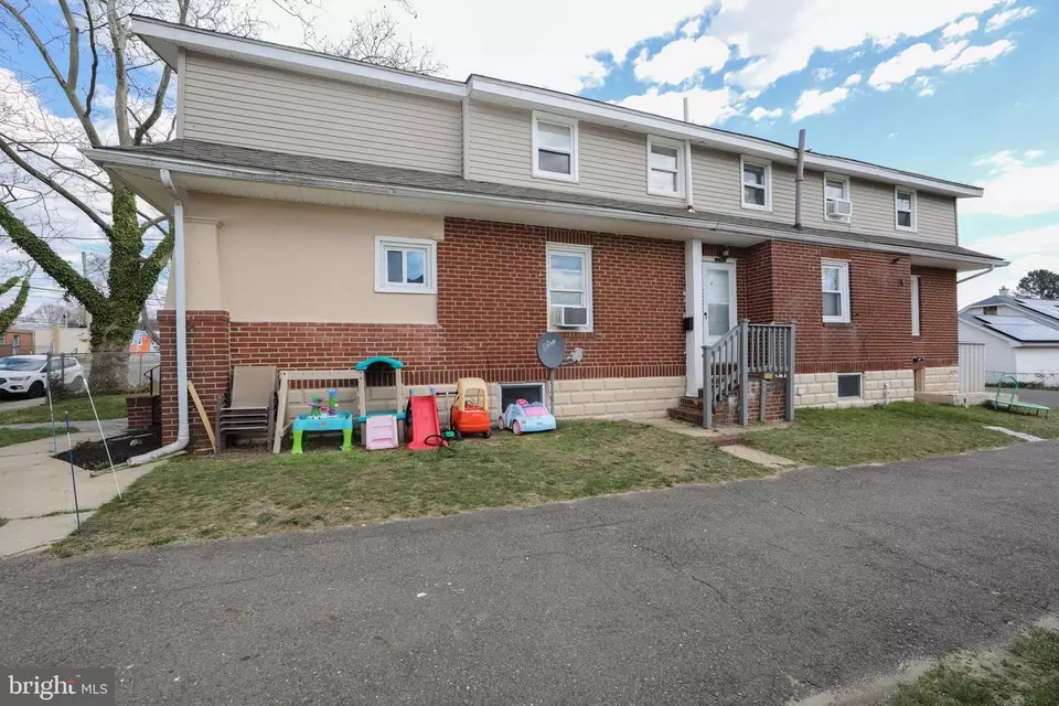 Exterior - 20 W 2nd Ave, Runnemede, NJ 08078 photo 1 of 8