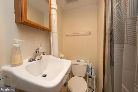 Bath - 20 W 2nd Ave, Runnemede, NJ 08078 photo 1 of 7