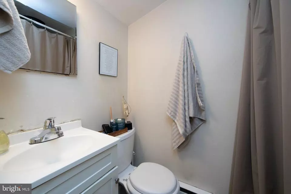 Bath - 20 W 2nd Ave, Runnemede, NJ 08078 photo 5 of 7