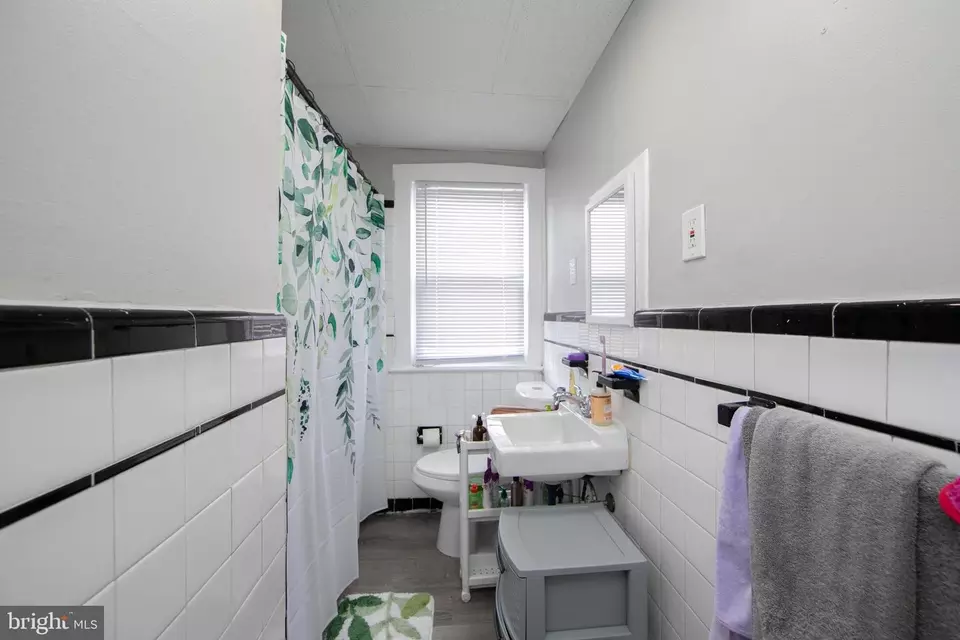 Bath - 20 W 2nd Ave, Runnemede, NJ 08078 photo 2 of 7