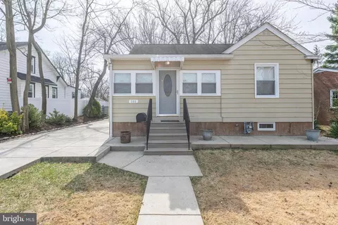 305 Hinchman Ave, Cherry Hill, NJ 08002