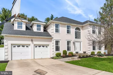 8 Cherrywood Ct, Cherry Hill, NJ 08003