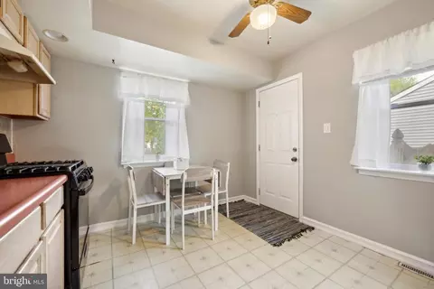 Entry Way - 71 Wade Ave, Lindenwold, NJ 08021 photo 6 of 7