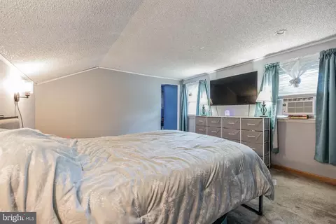Bedroom - 71 Wade Ave, Lindenwold, NJ 08021 photo 3 of 4